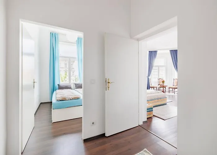 Charming Spacious דירה וינה